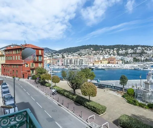 Quartier du Port, jolie 2 pièces avec vue Mer